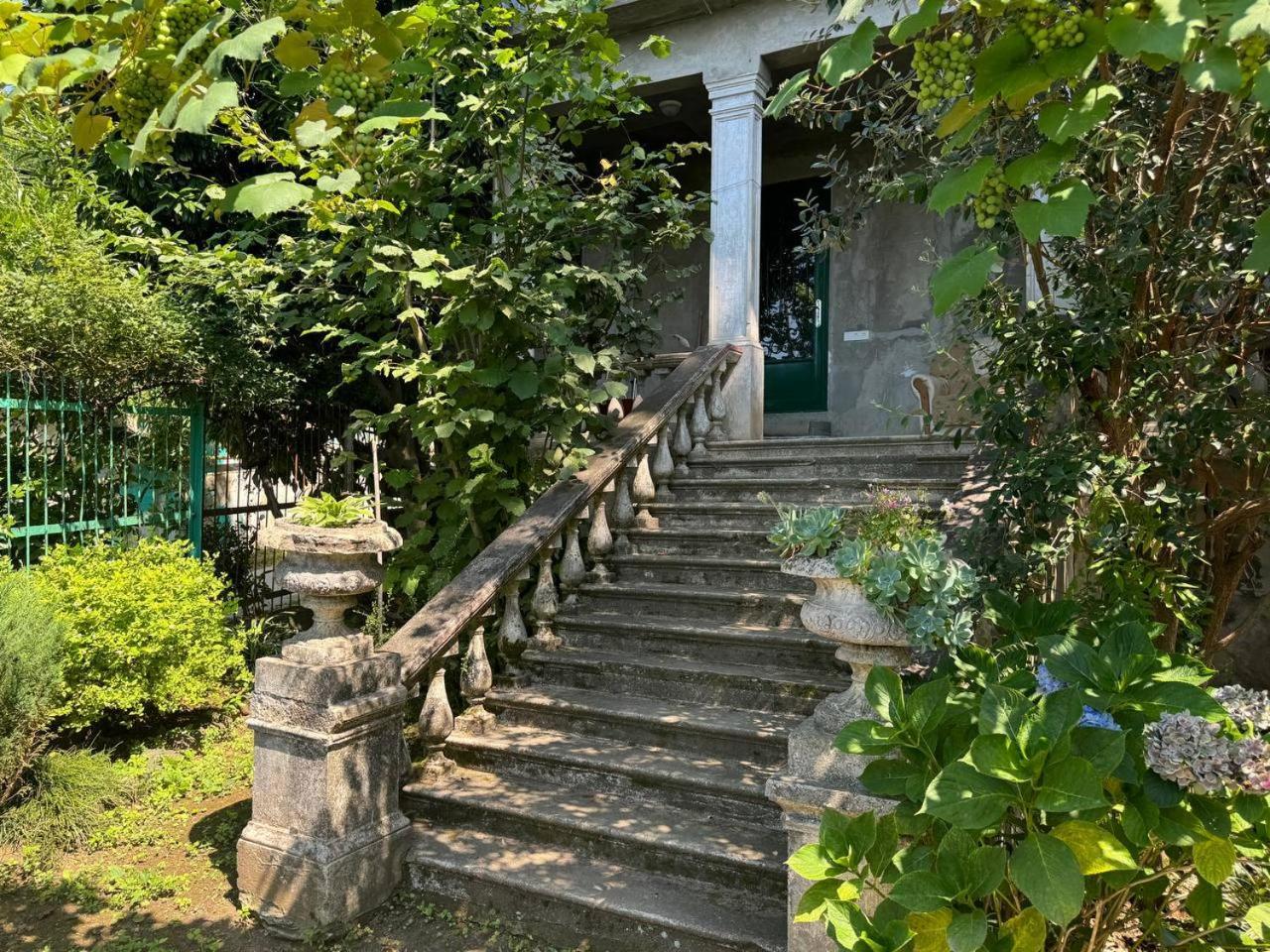House On Magnolii 1 Villa Batumi Cameră foto